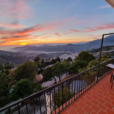 Lovely 2 Bed Apartment With Stunning Views & Pool Cómpeta Esterno foto