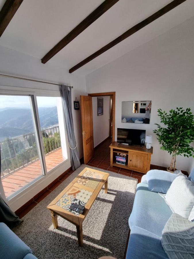 Lovely 2 Bed Apartment With Stunning Views & Pool Cómpeta Esterno foto
