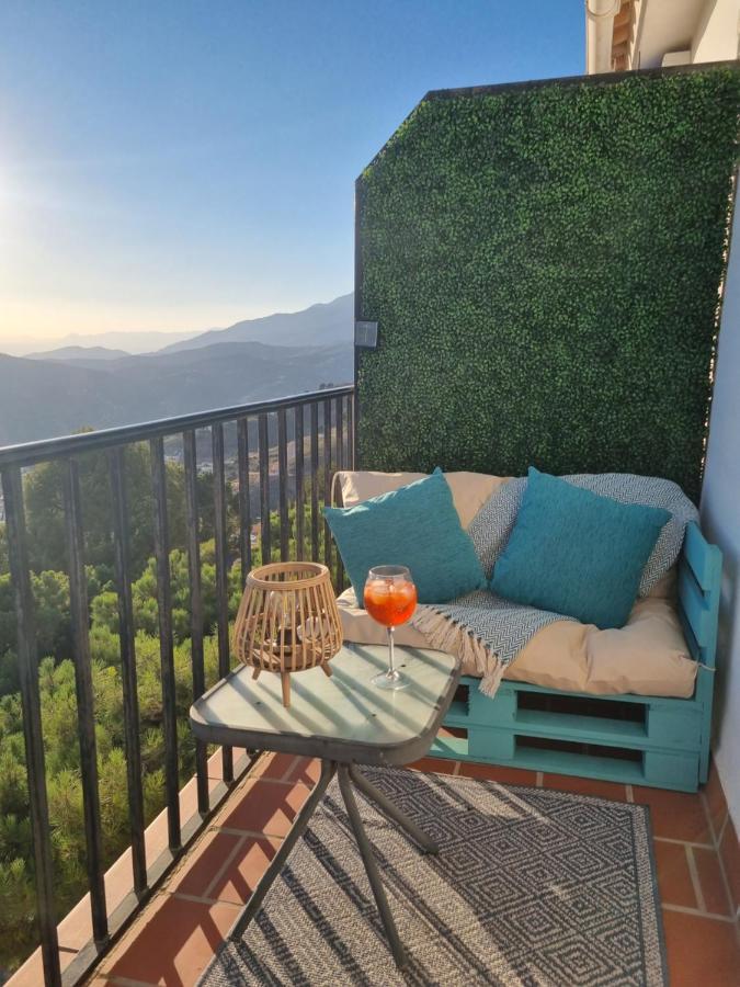 Lovely 2 Bed Apartment With Stunning Views & Pool Cómpeta Esterno foto